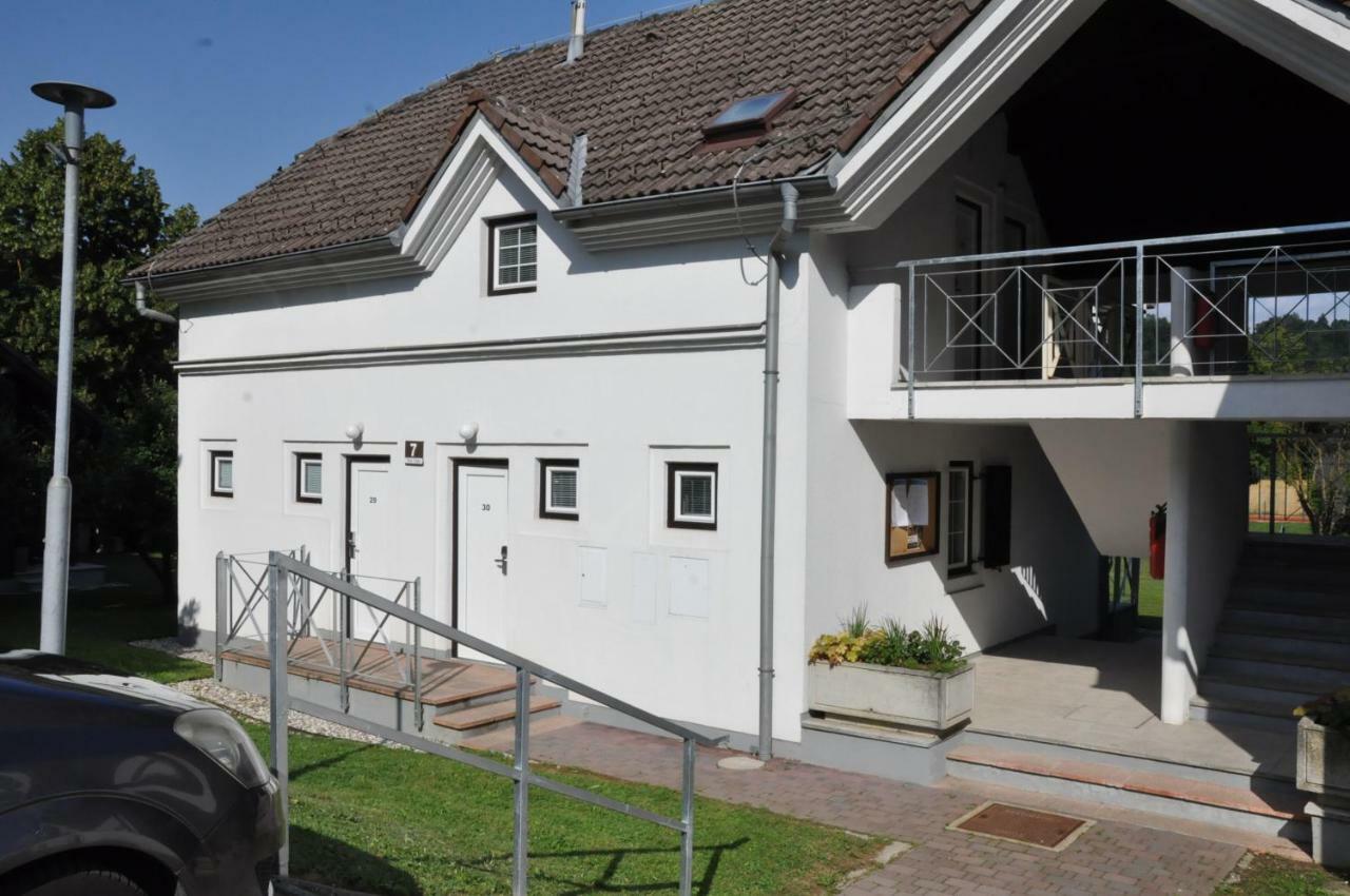 Vas Lipa 7 -30 Apartamento Podčetrtek Exterior foto